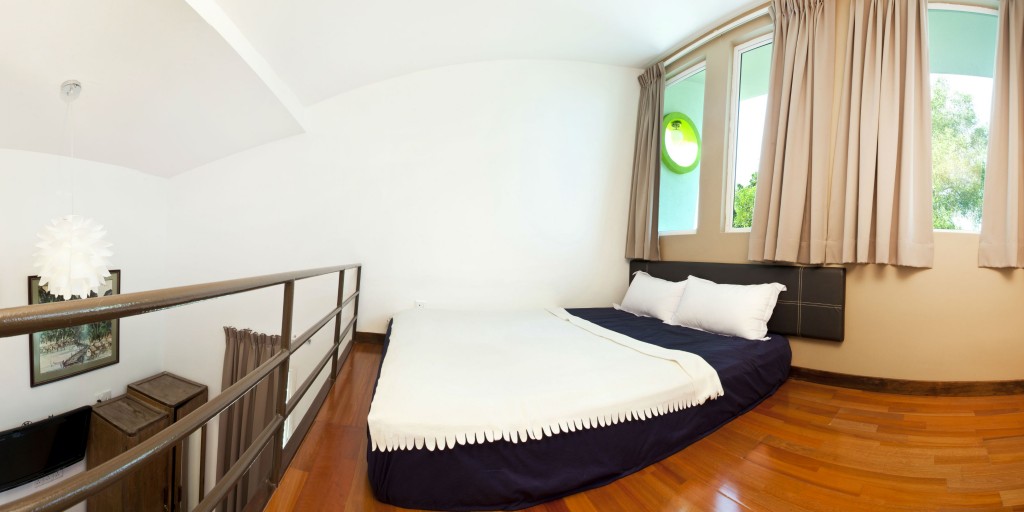 Luxury Penthouse, upper deck